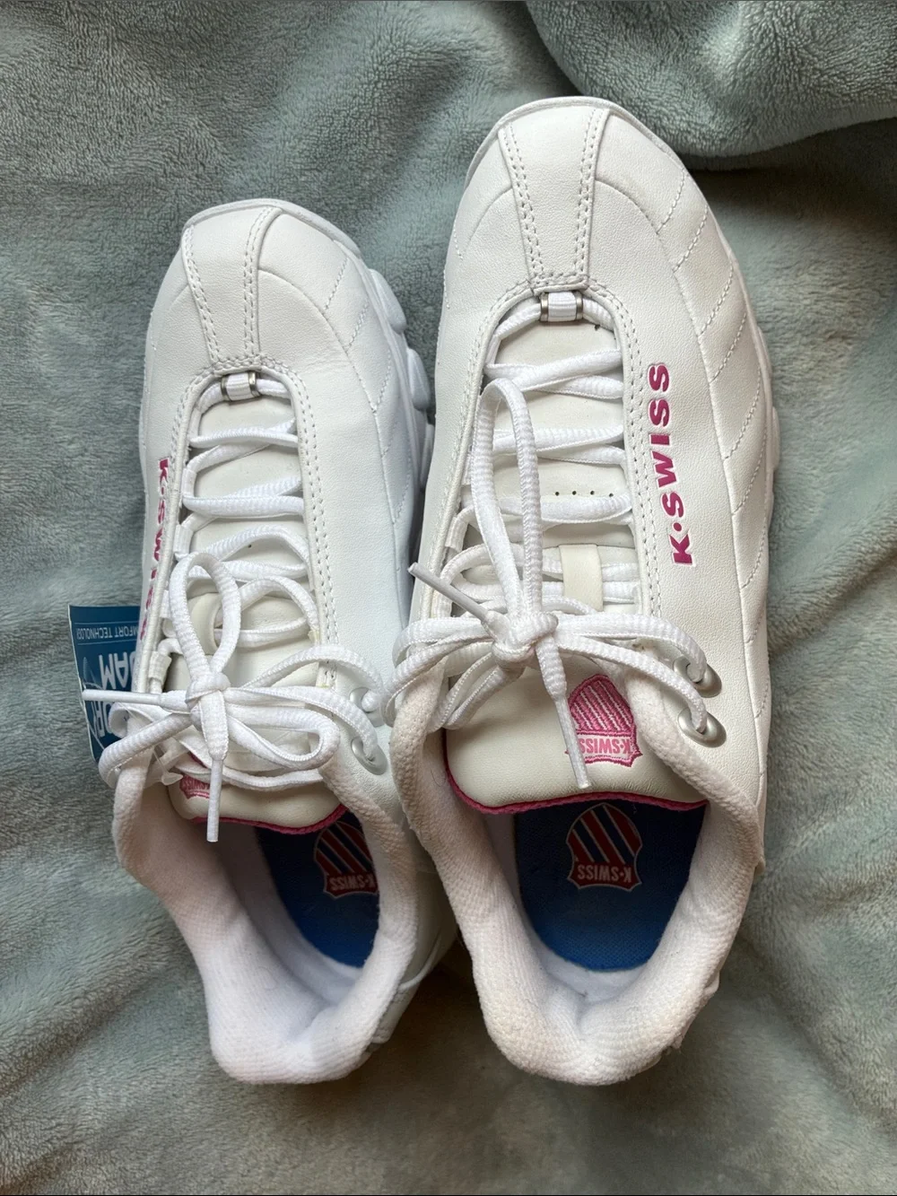 K-Swiss Women's Classic White Athletic Sneakers with Pink Accents- Size 8 - Picture 2 of 10